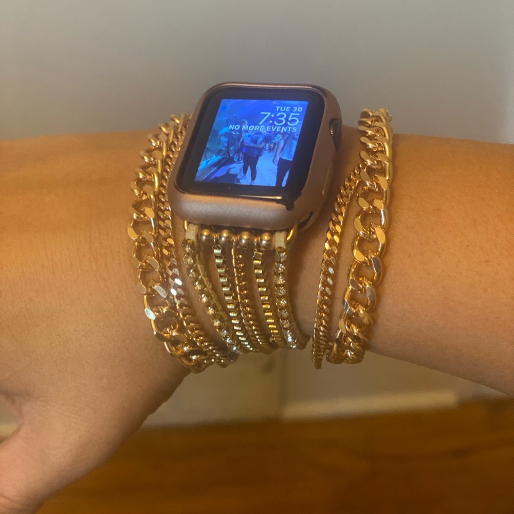 Like new Victoria Emerson Apple Watch band.